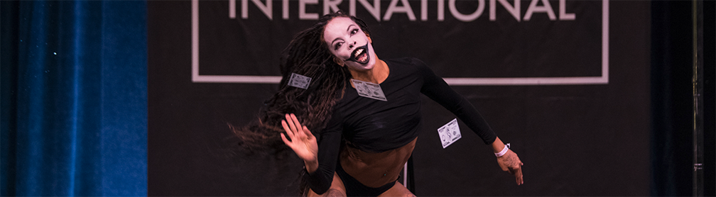 Kushina performs at PoleCon 2019